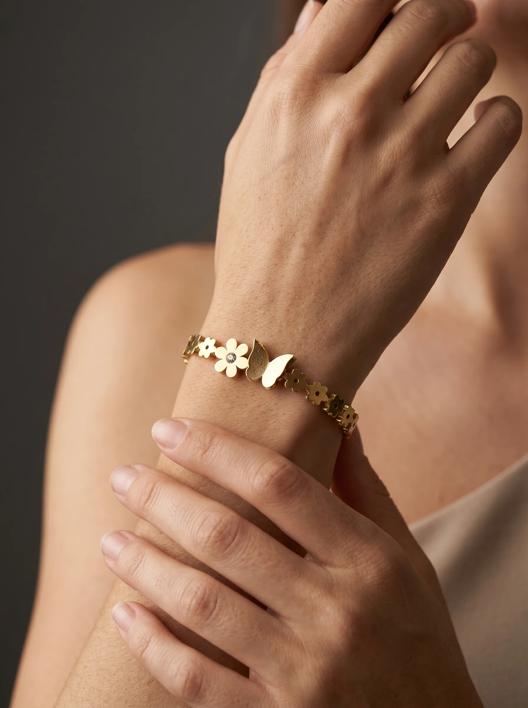 Elegant Floral Bracelet